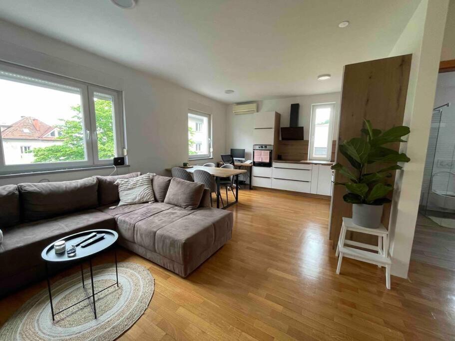 Apartamento Mely Rose Liubliana Exterior foto